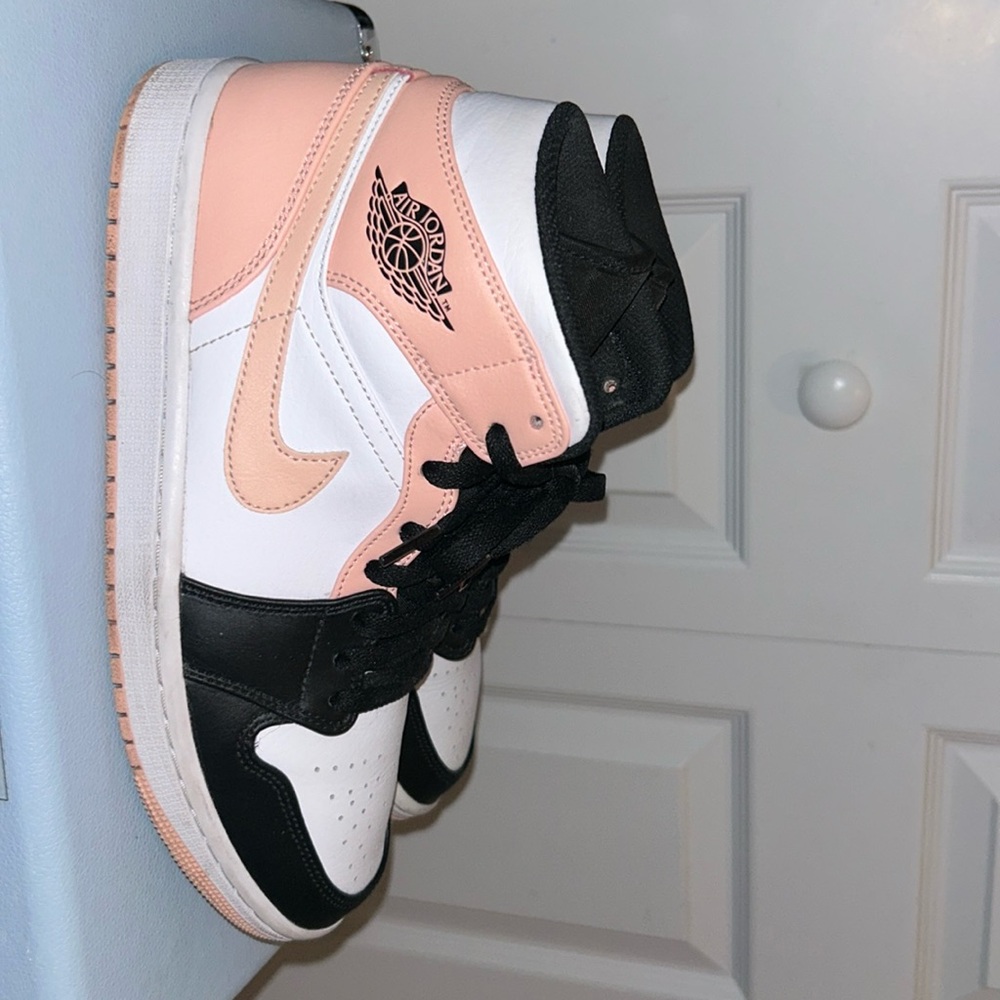 Air Jordan 1 mid crimson tint toe